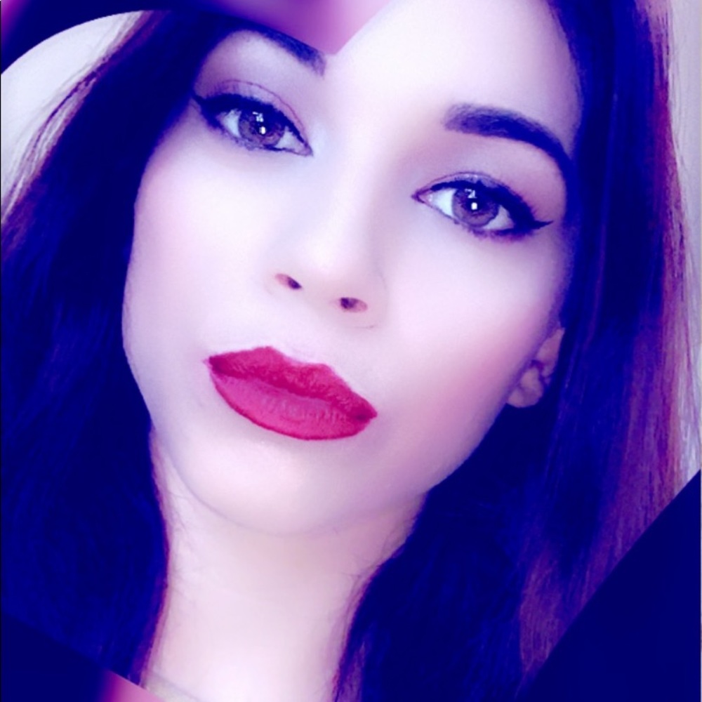 Meet your Posher, Samantha